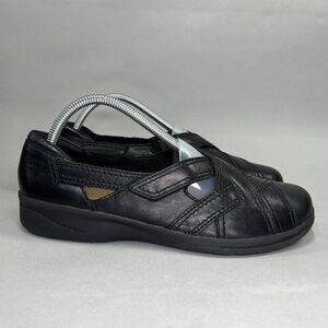 Clarks‎ Women's Size 9.5 Black Leahter Slip On Shoes